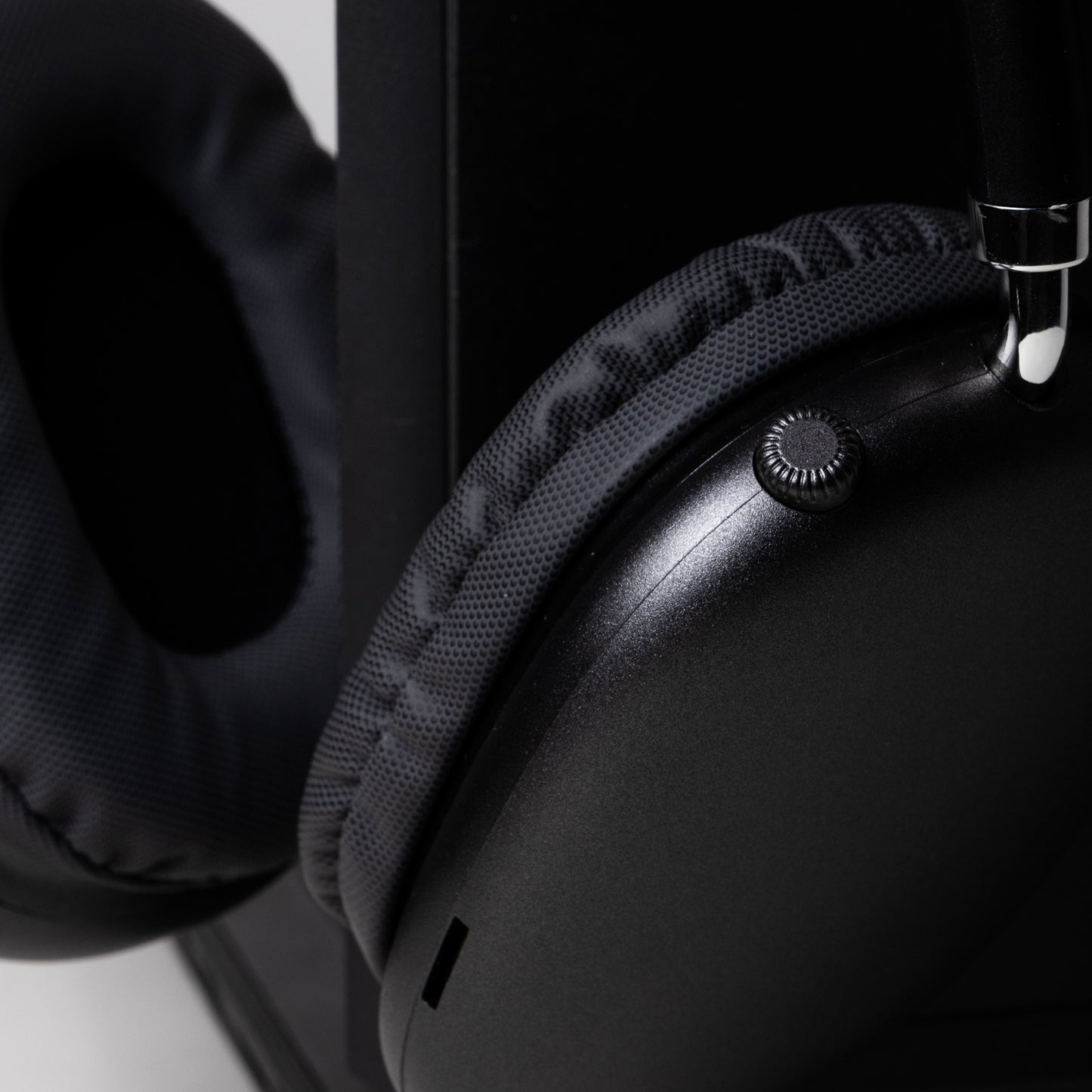 Air Pro Max (Black Edition)