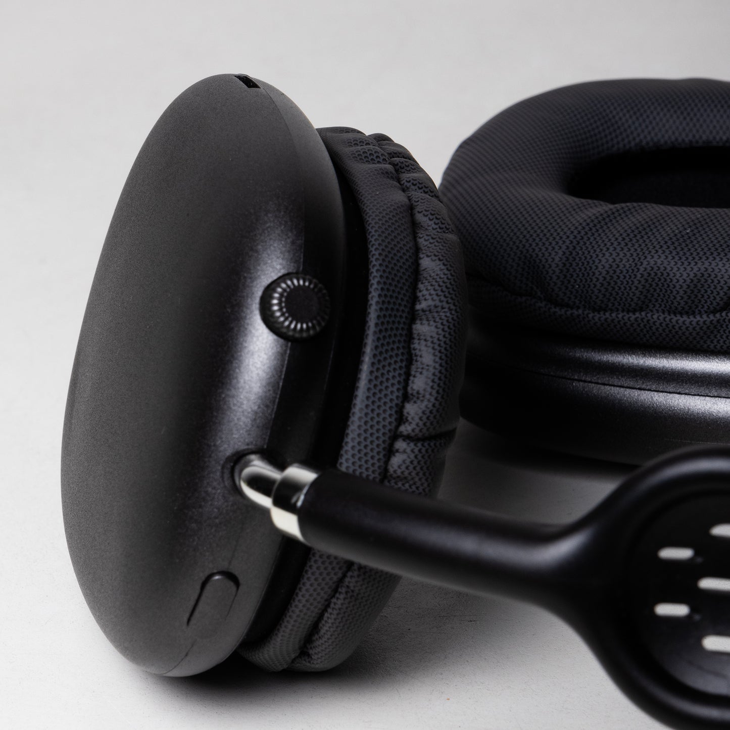 Air Pro Max (Black Edition)